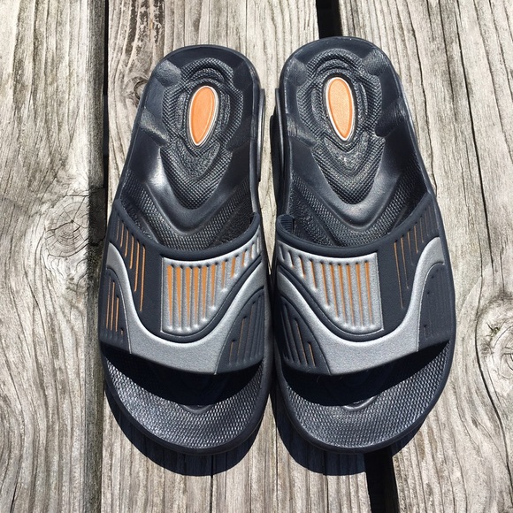 Grendene Black/Silver Slides SZ 4! LIKE NEW! - Picture 2 of 7